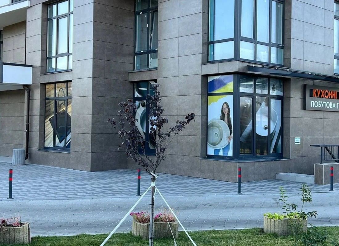 Магазин — інший ракурс ADAMANT — Бровари